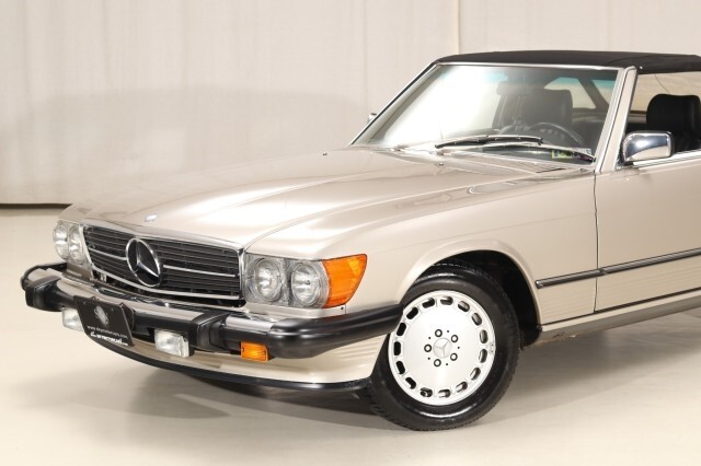 Mercedes-Benz-560-Series-Convertible-1987-Convertible-14