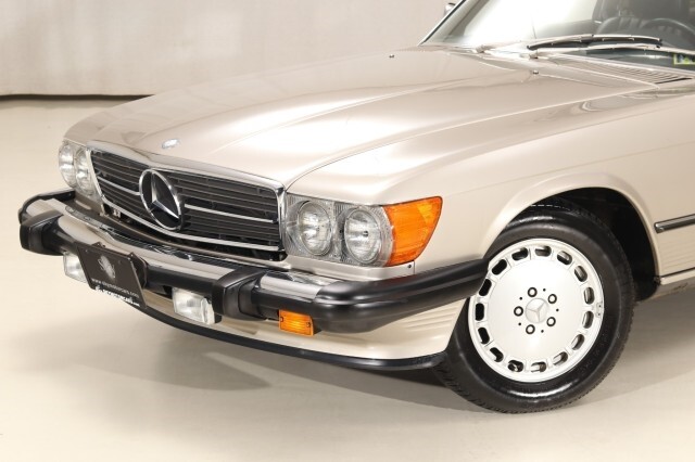 Mercedes-Benz-560-Series-Convertible-1987-Convertible-15