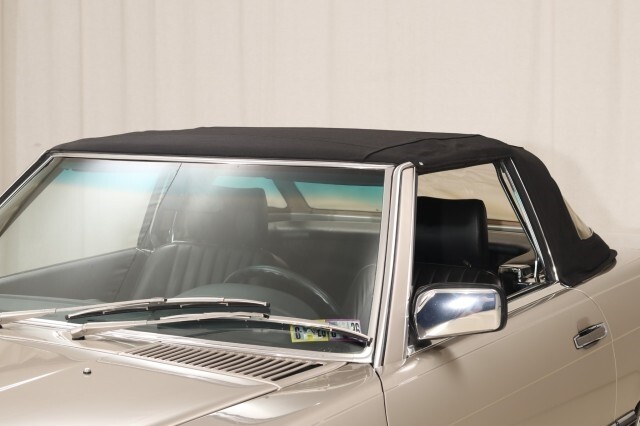 Mercedes-Benz-560-Series-Convertible-1987-Convertible-16