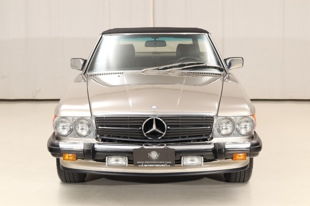 Mercedes-Benz-560-Series-Convertible-1987-Convertible-17
