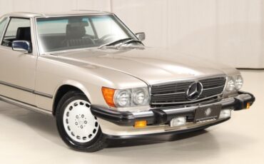 Mercedes-Benz-560-Series-Convertible-1987-Convertible-23