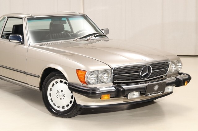 Mercedes-Benz-560-Series-Convertible-1987-Convertible-23