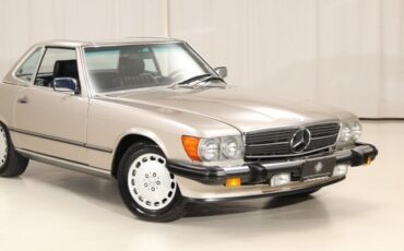 Mercedes-Benz-560-Series-Convertible-1987-Convertible-24