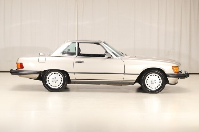 Mercedes-Benz-560-Series-Convertible-1987-Convertible-26