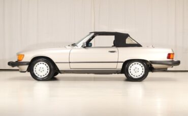 Mercedes-Benz-560-Series-Convertible-1987-Convertible-3