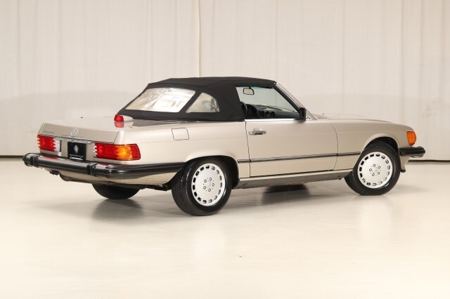 Mercedes-Benz-560-Series-Convertible-1987-Convertible-30