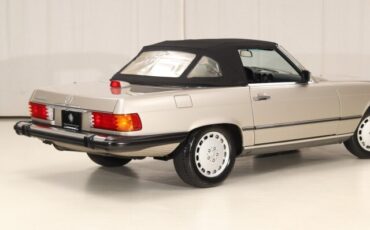 Mercedes-Benz-560-Series-Convertible-1987-Convertible-31