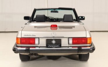 Mercedes-Benz-560-Series-Convertible-1987-Convertible-33