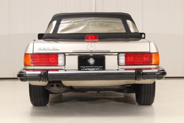Mercedes-Benz-560-Series-Convertible-1987-Convertible-36