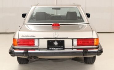 Mercedes-Benz-560-Series-Convertible-1987-Convertible-37
