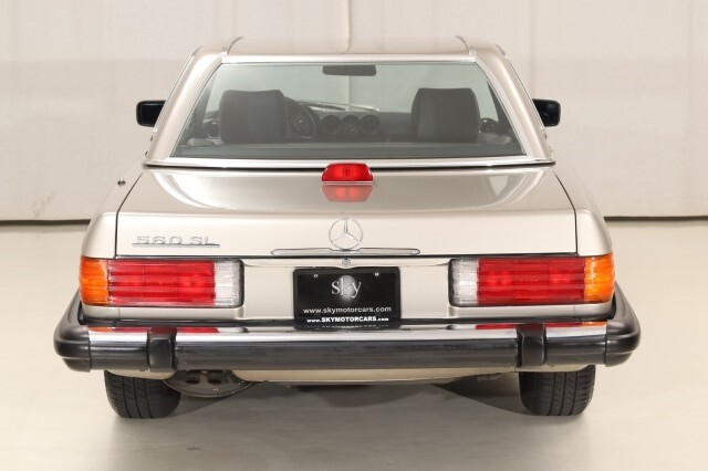Mercedes-Benz-560-Series-Convertible-1987-Convertible-37