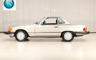 Mercedes-Benz-560-Series-Convertible-1987-Convertible