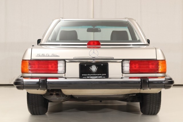 Mercedes-Benz-560-Series-Convertible-1987-Convertible-38
