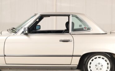 Mercedes-Benz-560-Series-Convertible-1987-Convertible-6