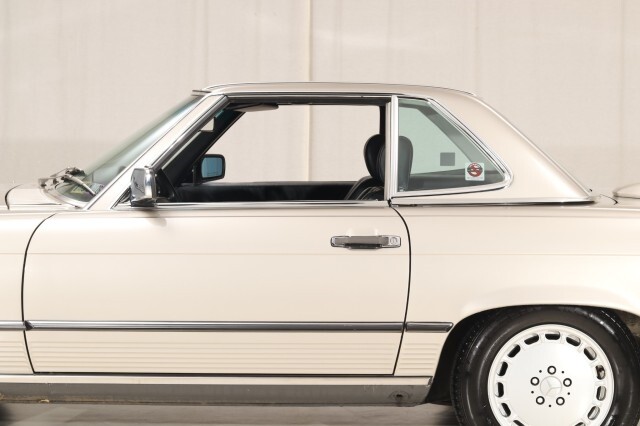Mercedes-Benz-560-Series-Convertible-1987-Convertible-6