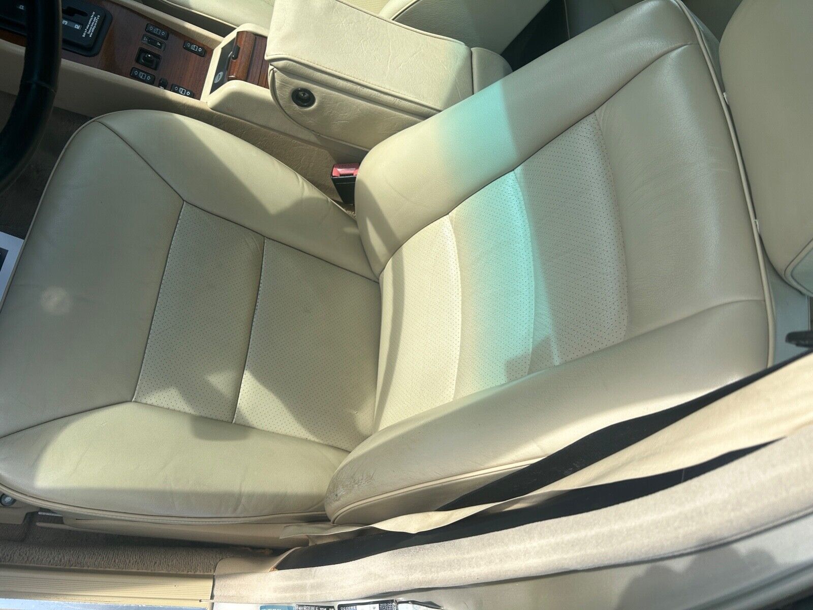 Mercedes-Benz-E-Class-1991-Sedan-10