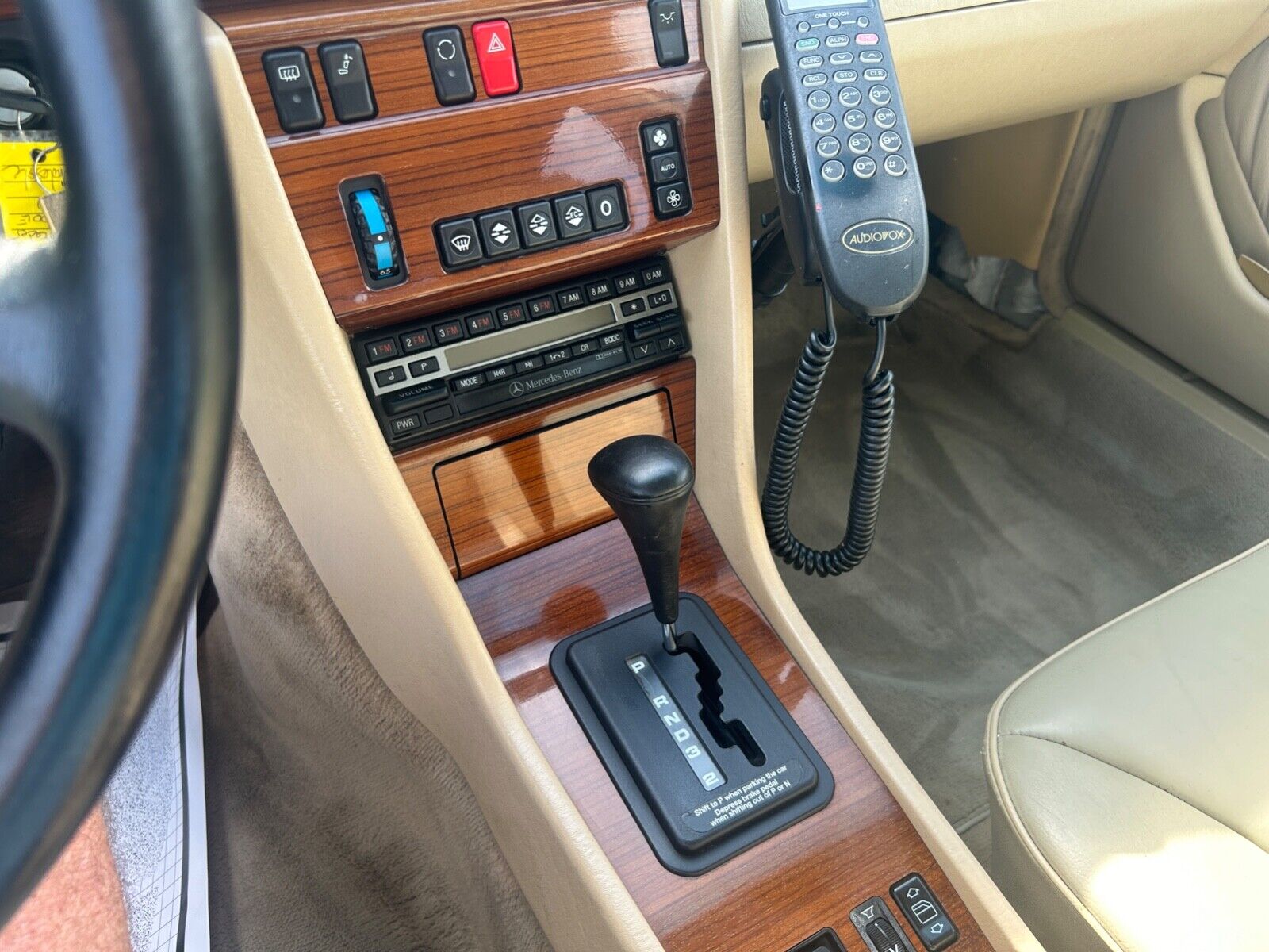 Mercedes-Benz-E-Class-1991-Sedan-20