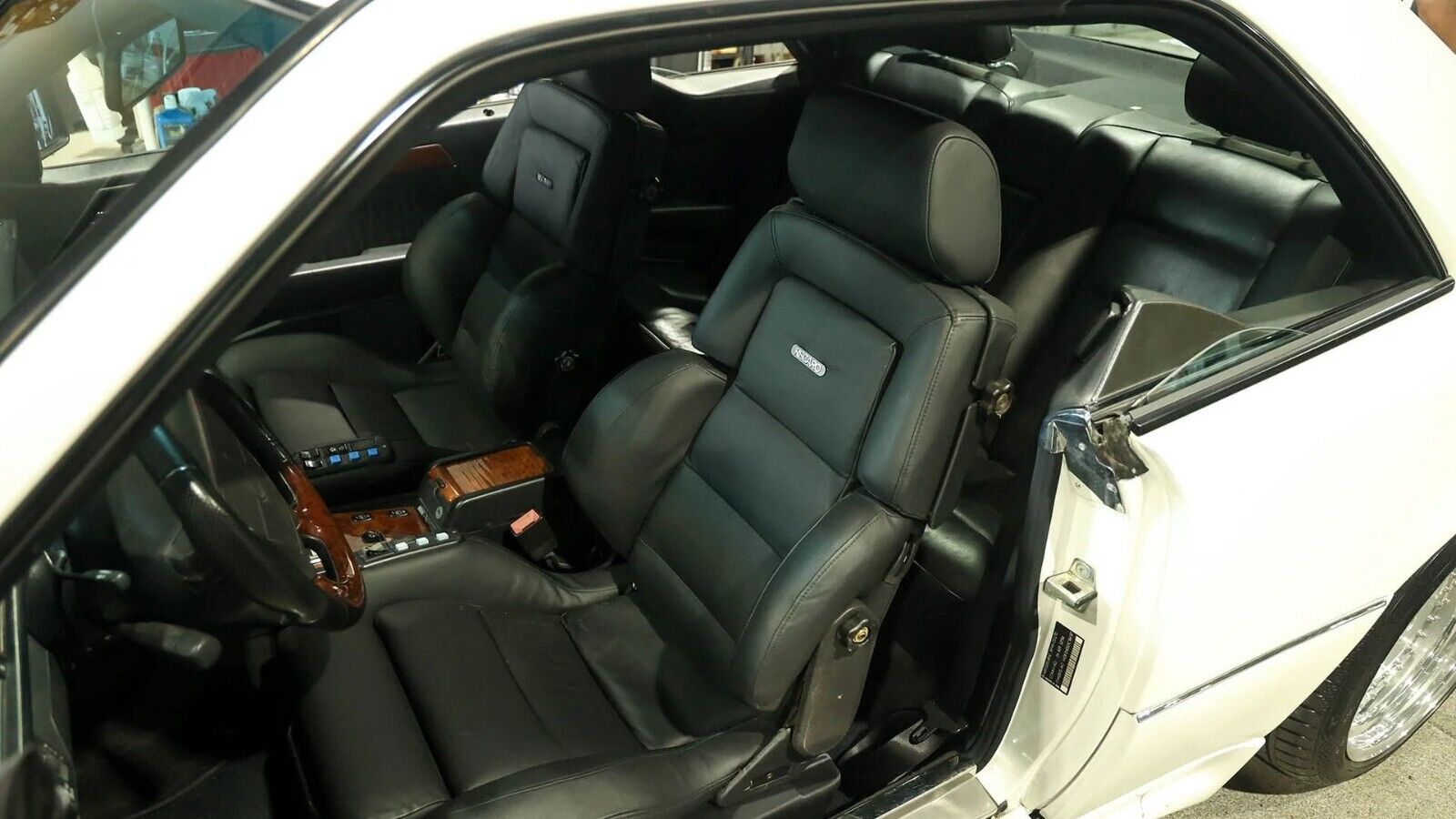 Mercedes-Benz-E-Class-1995-Coupe-10