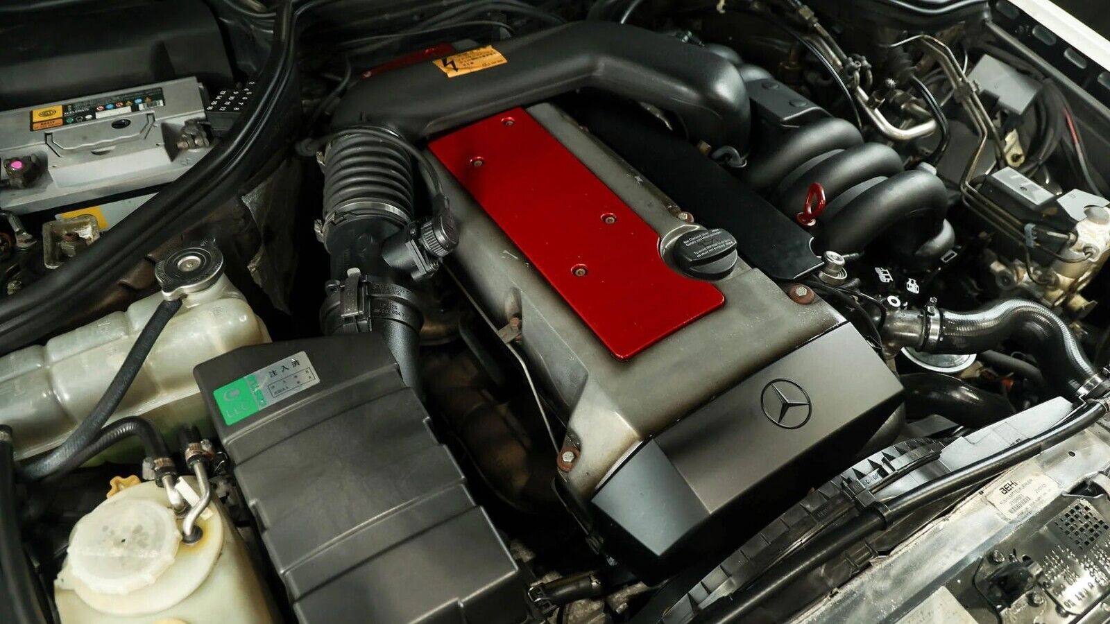 Mercedes-Benz-E-Class-1995-Coupe-37
