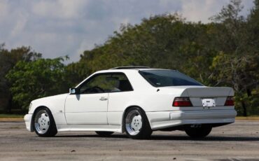 Mercedes-Benz-E-Class-1995-Coupe-4