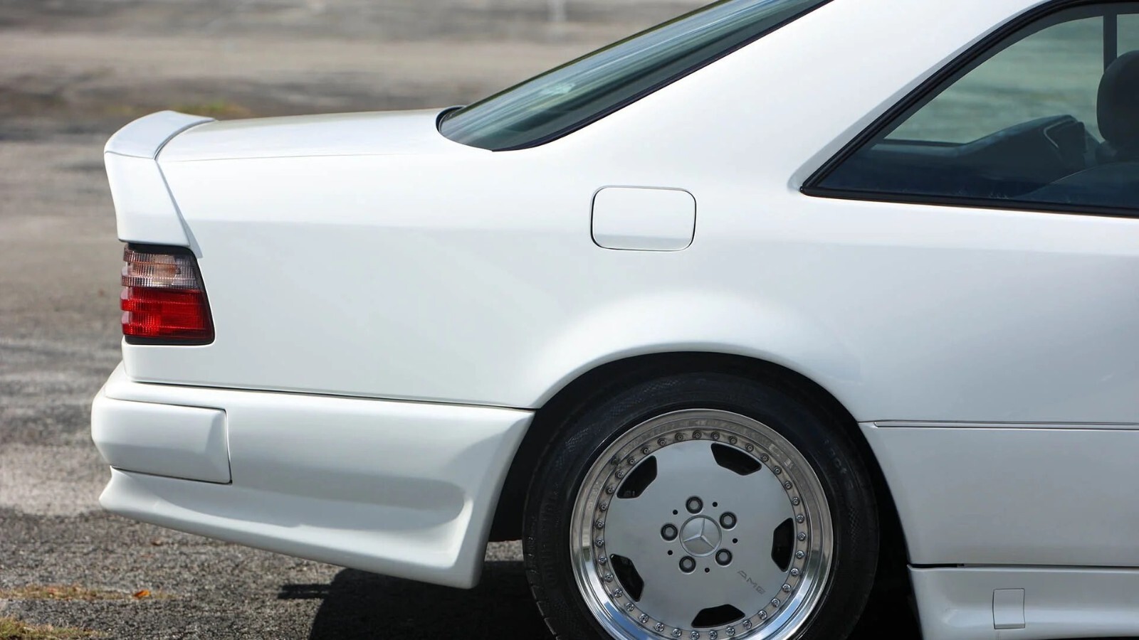 Mercedes-Benz-E-Class-1995-Coupe-9