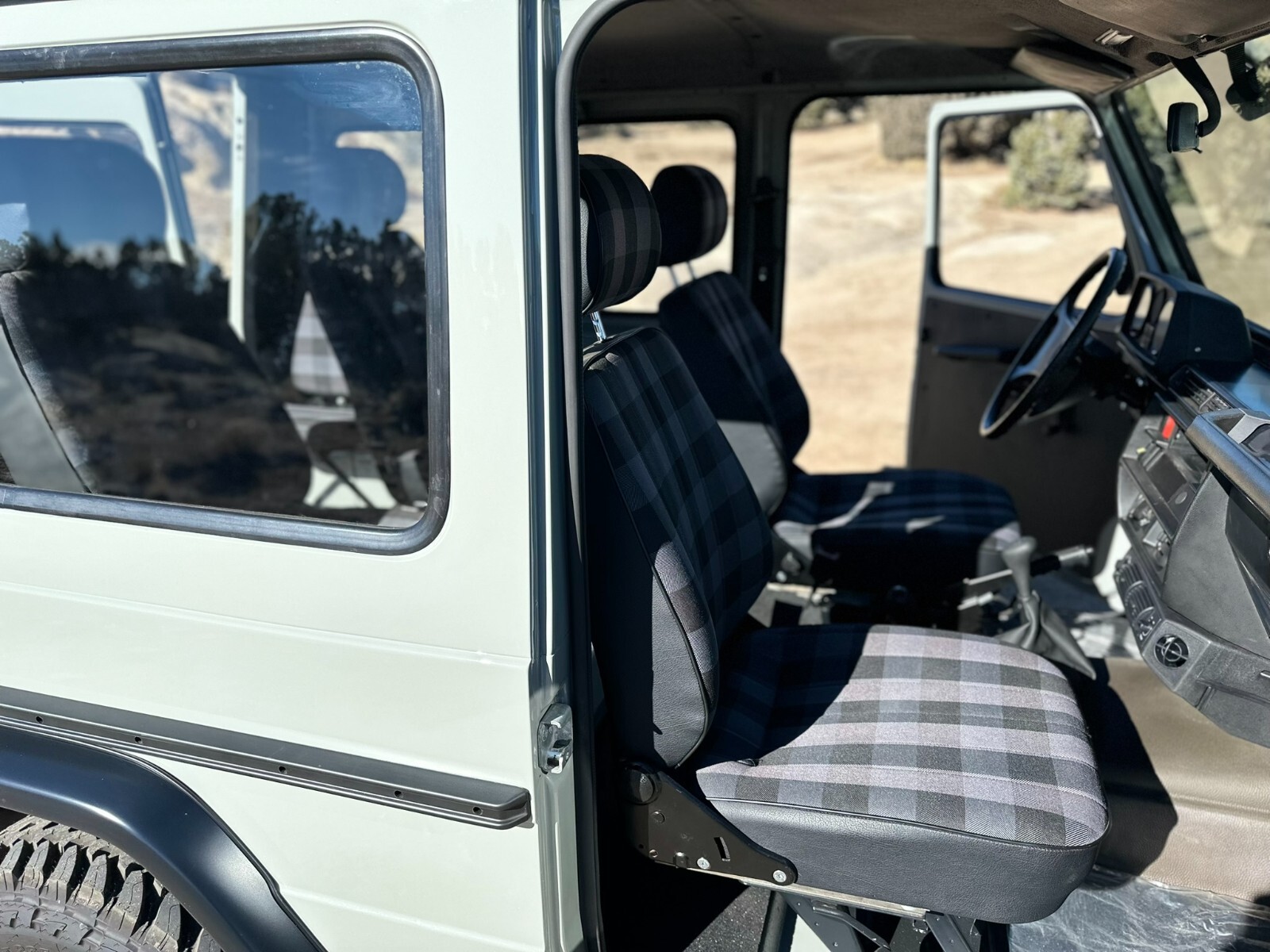 Mercedes-Benz-G-Class-1995-SUV-14
