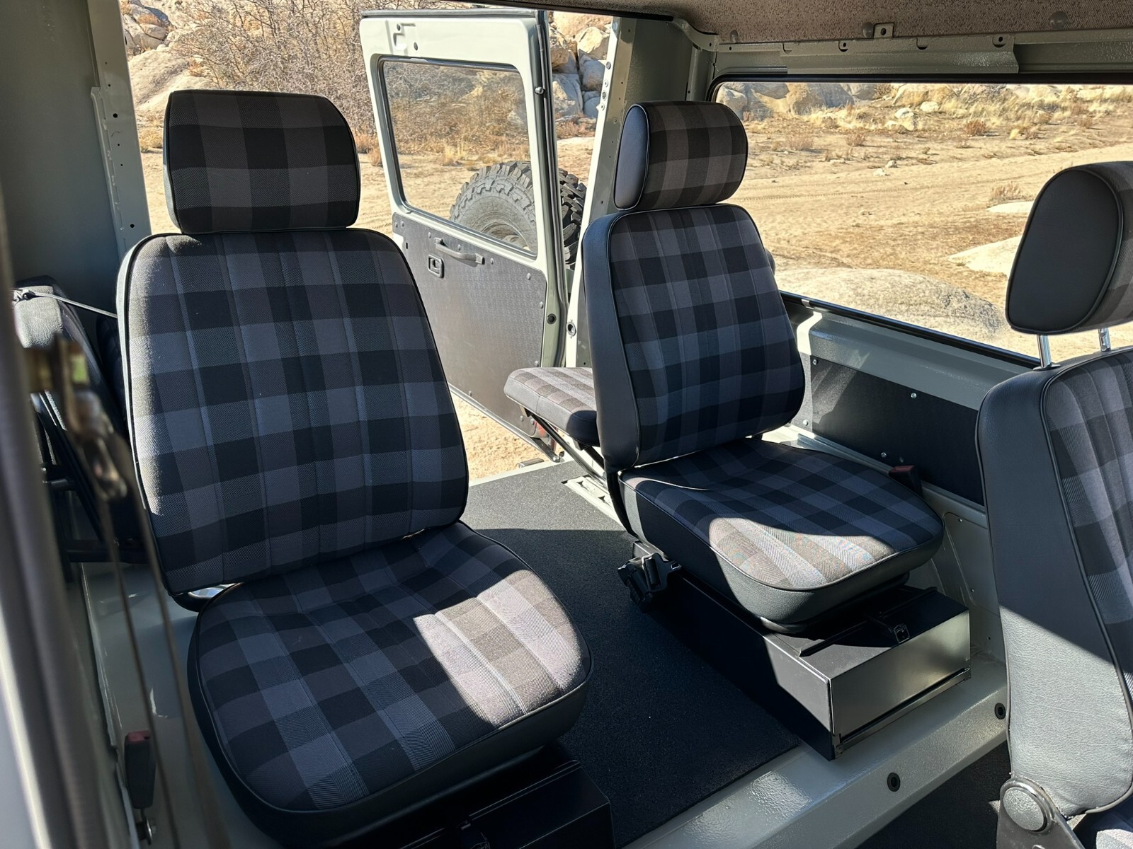 Mercedes-Benz-G-Class-1995-SUV-17