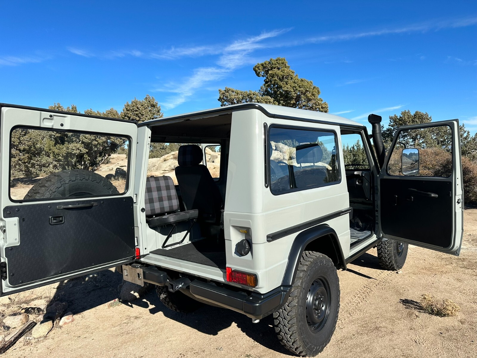 Mercedes-Benz-G-Class-1995-SUV-18