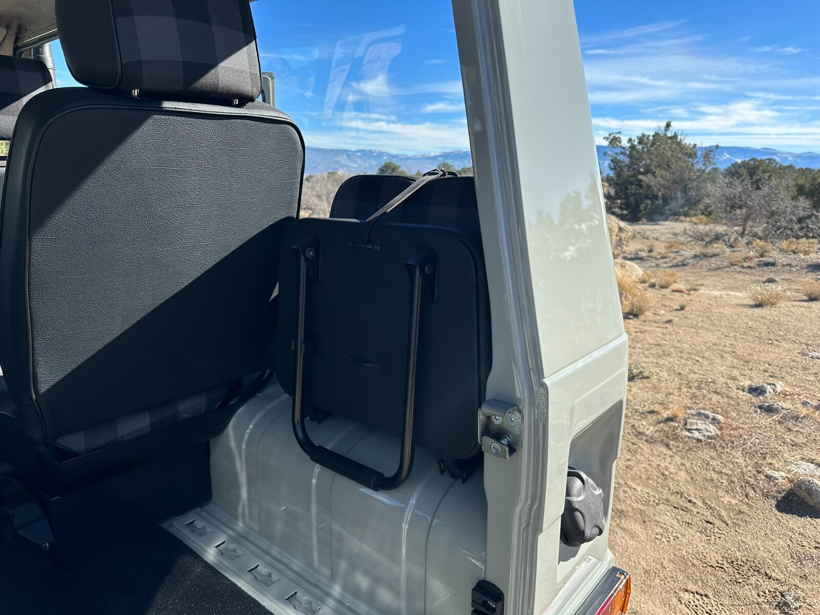 Mercedes-Benz-G-Class-1995-SUV-21