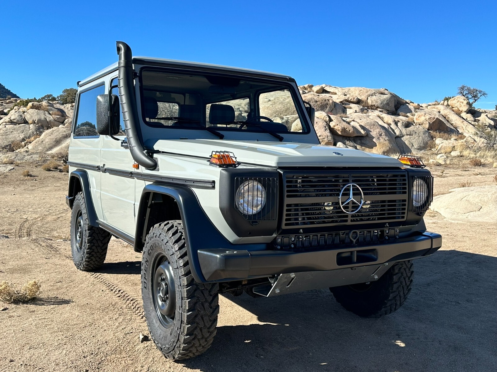 Mercedes-Benz-G-Class-1995-SUV-39