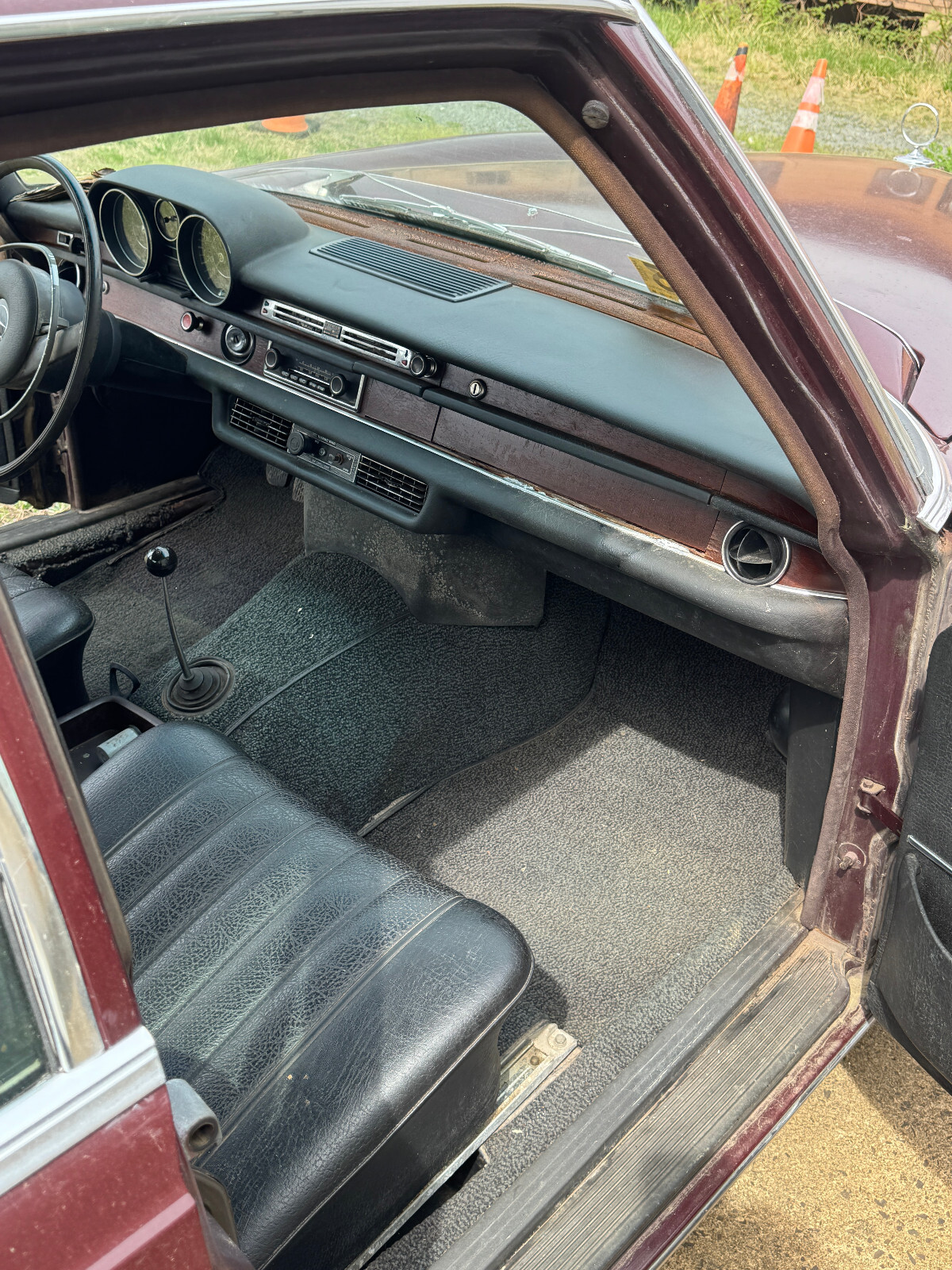 Mercedes-Benz-Other-1968-Sedan-12