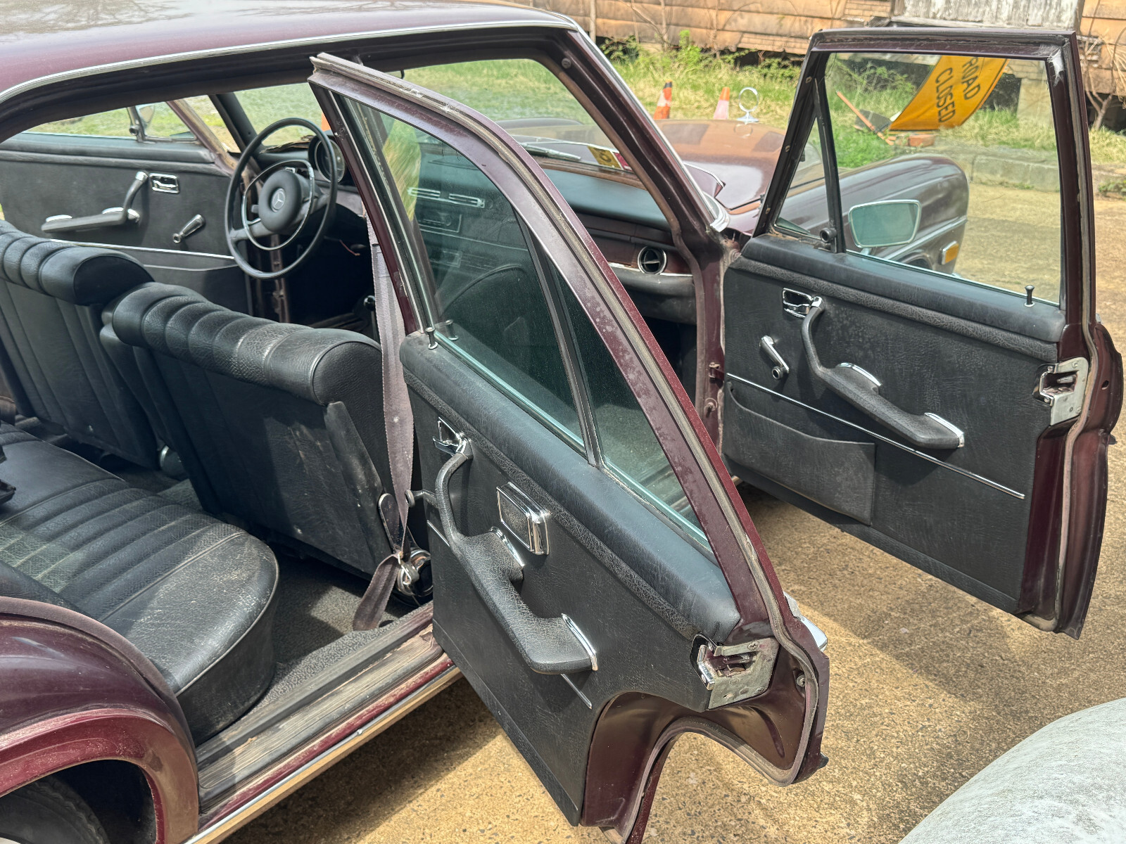 Mercedes-Benz-Other-1968-Sedan-15