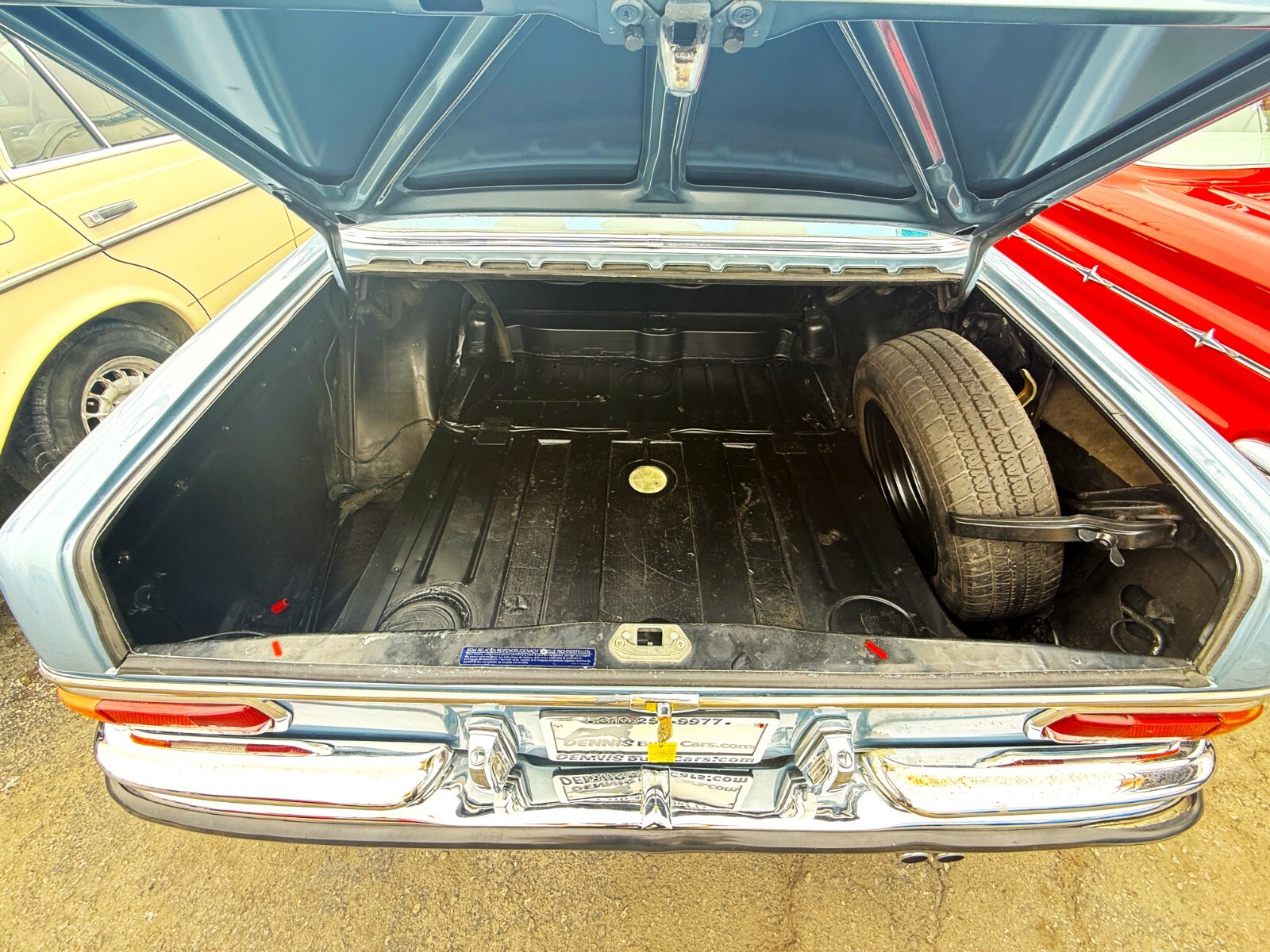 Mercedes-Benz-Other-1972-Sedan-14