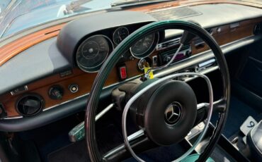 Mercedes-Benz-Other-1972-Sedan-16