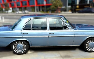 Mercedes-Benz-Other-1972-Sedan-2