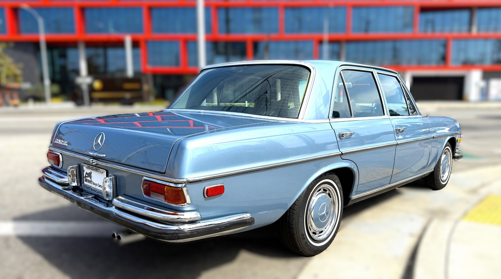 Mercedes-Benz-Other-1972-Sedan-3