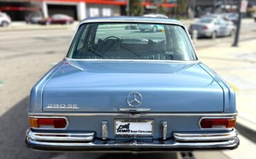 Mercedes-Benz-Other-1972-Sedan-6