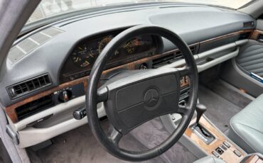Mercedes-Benz-Other-1989-Sedan-10