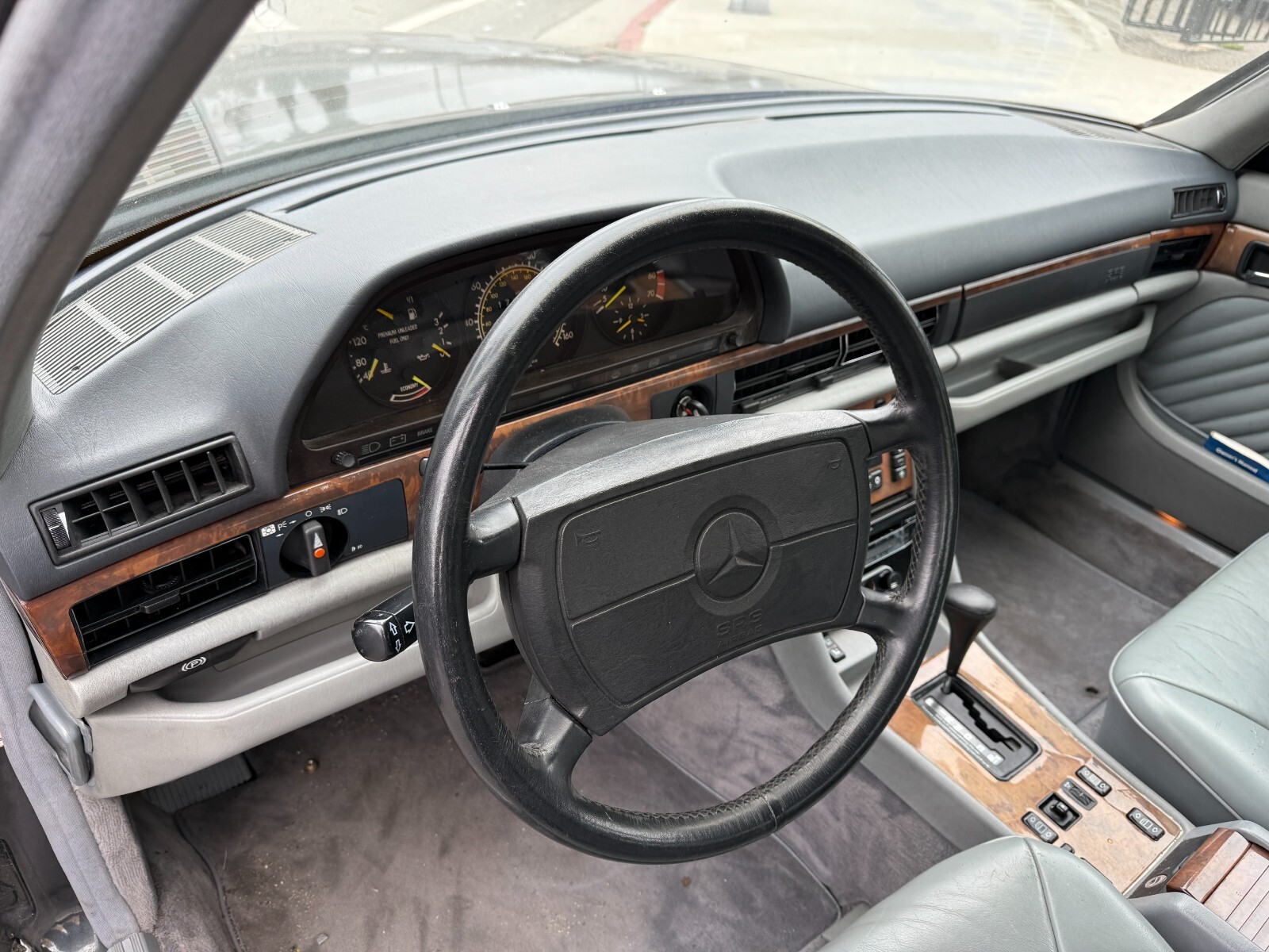 Mercedes-Benz-Other-1989-Sedan-10
