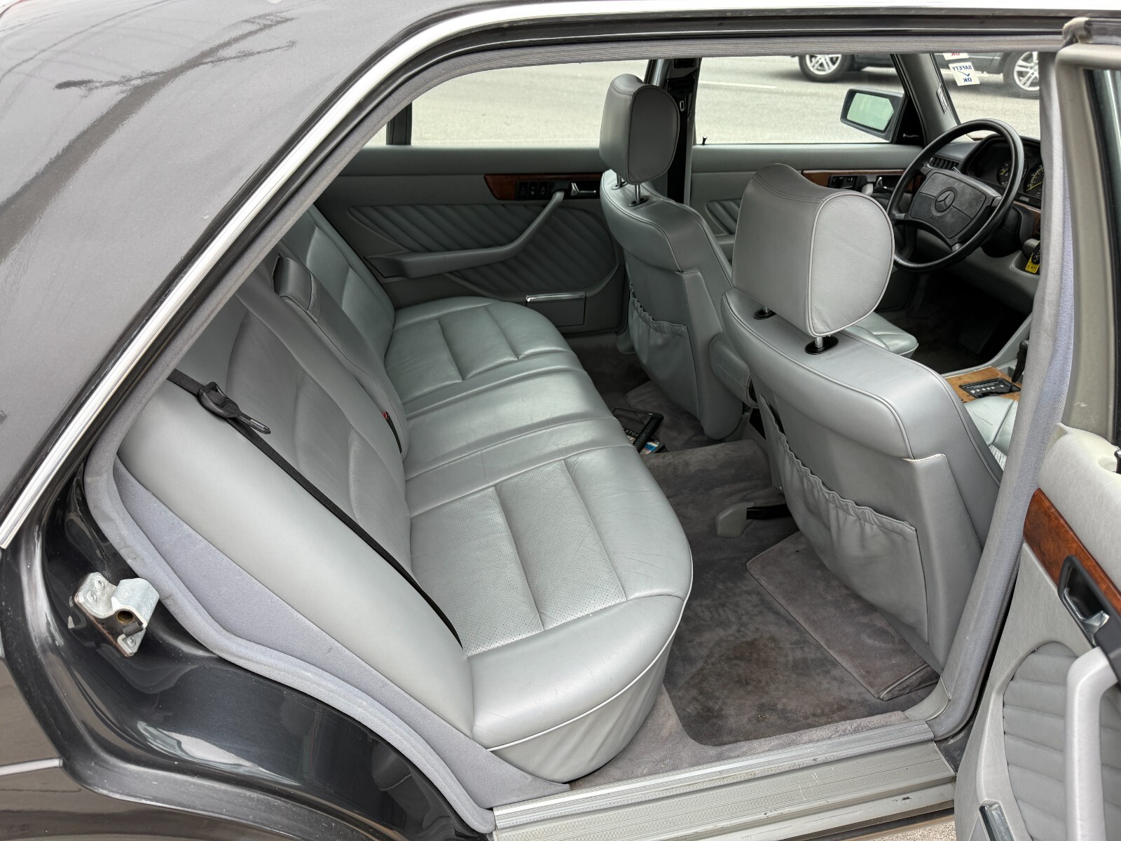 Mercedes-Benz-Other-1989-Sedan-12