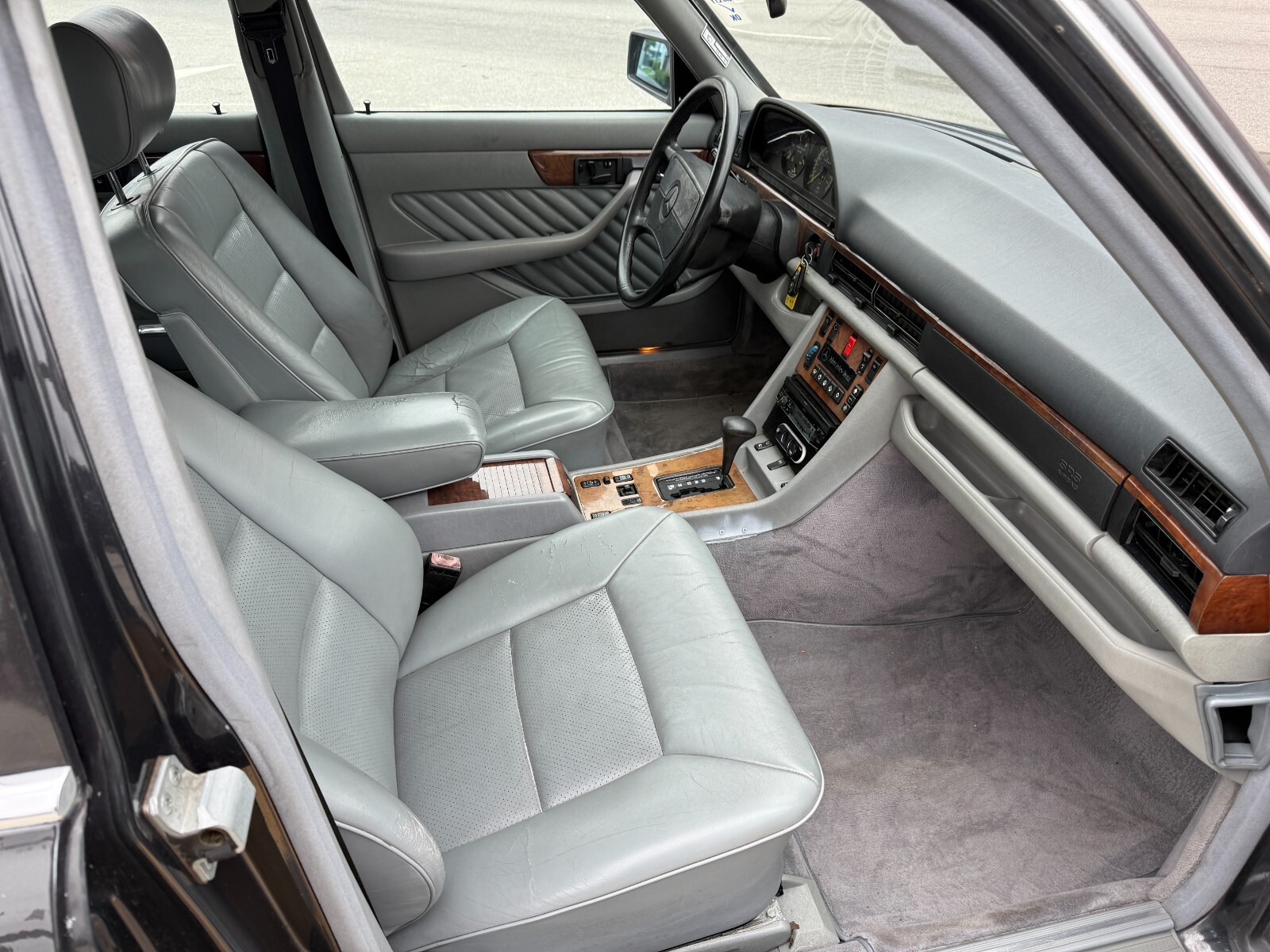 Mercedes-Benz-Other-1989-Sedan-13