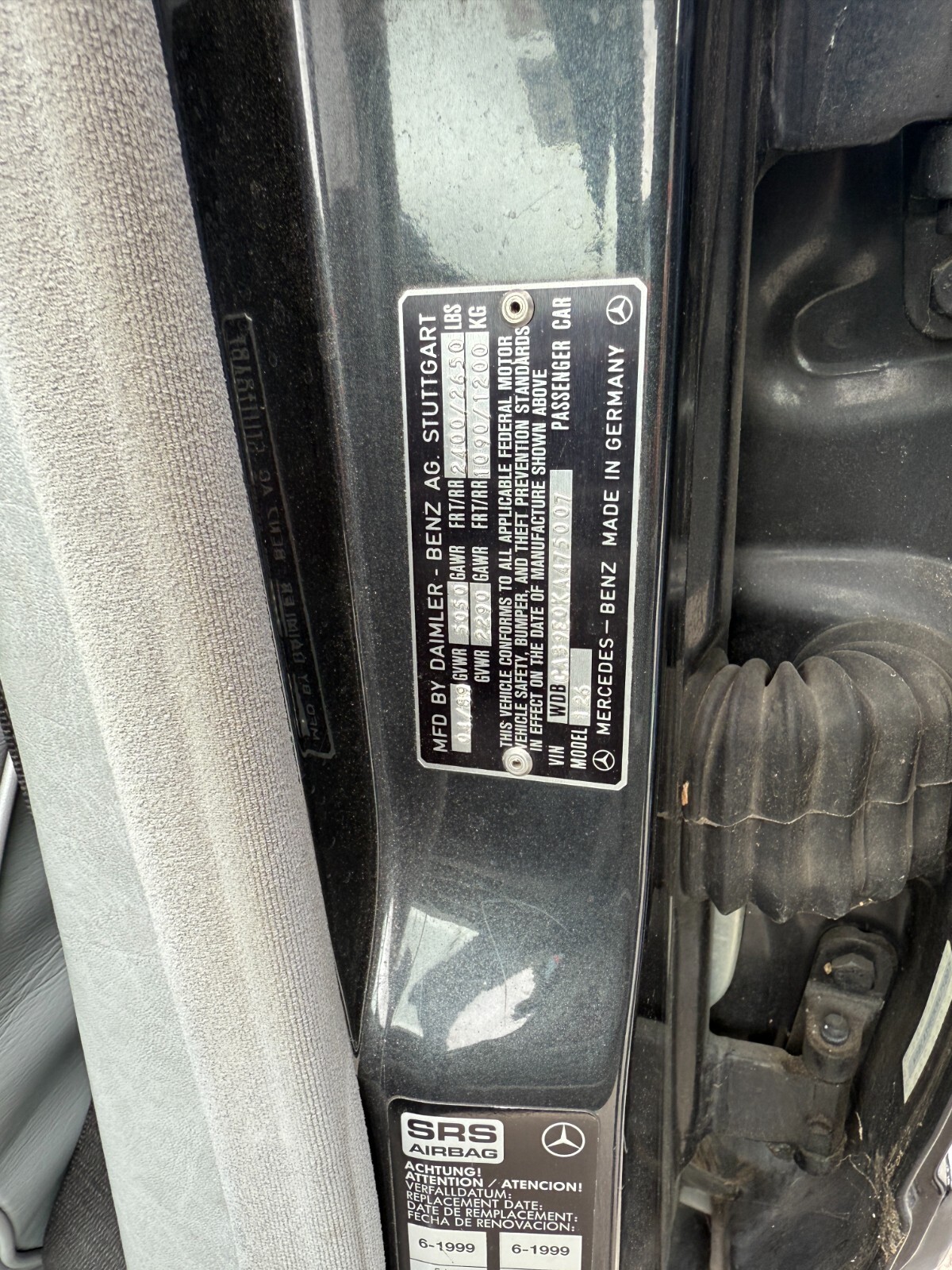 Mercedes-Benz-Other-1989-Sedan-15