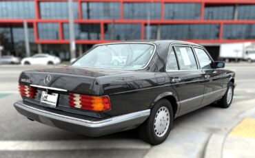Mercedes-Benz-Other-1989-Sedan-2