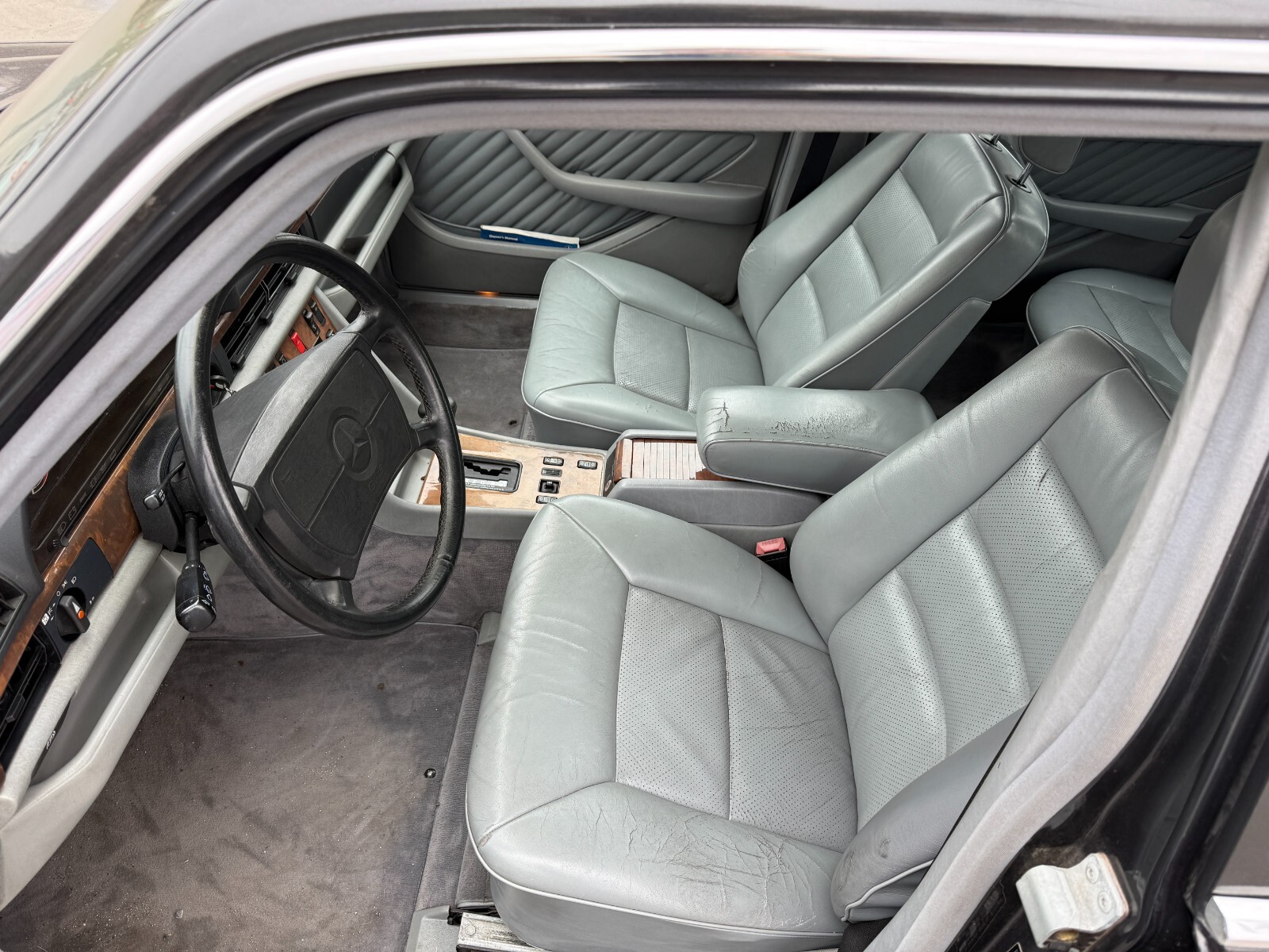 Mercedes-Benz-Other-1989-Sedan-8