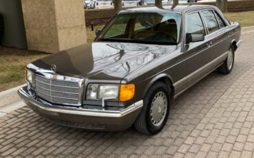 Mercedes-Benz-Other-1991-Sedan-1