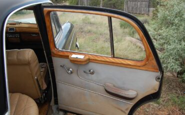 Mercedes-Benz-S-Class-1958-Sedan-17
