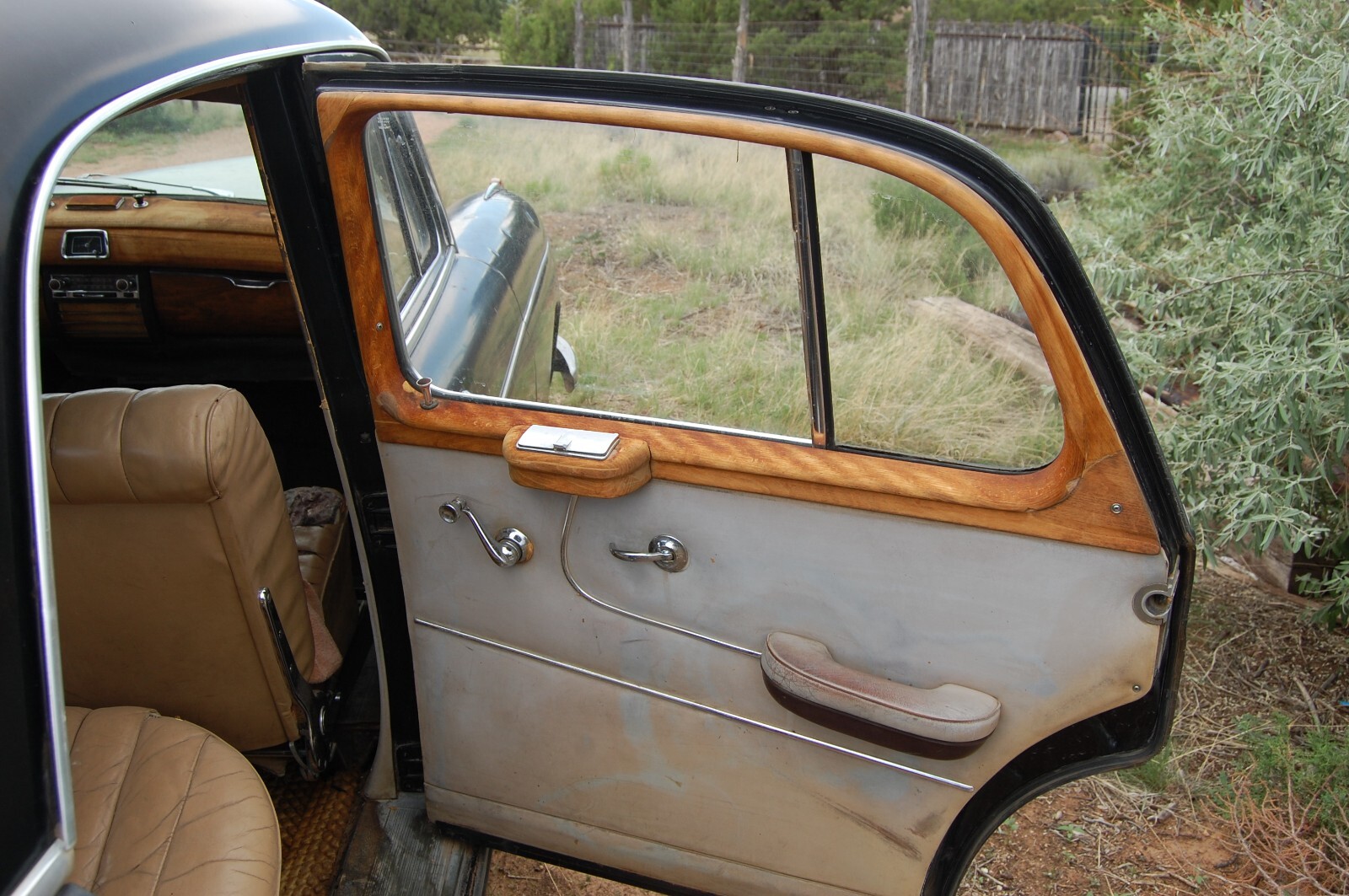 Mercedes-Benz-S-Class-1958-Sedan-17