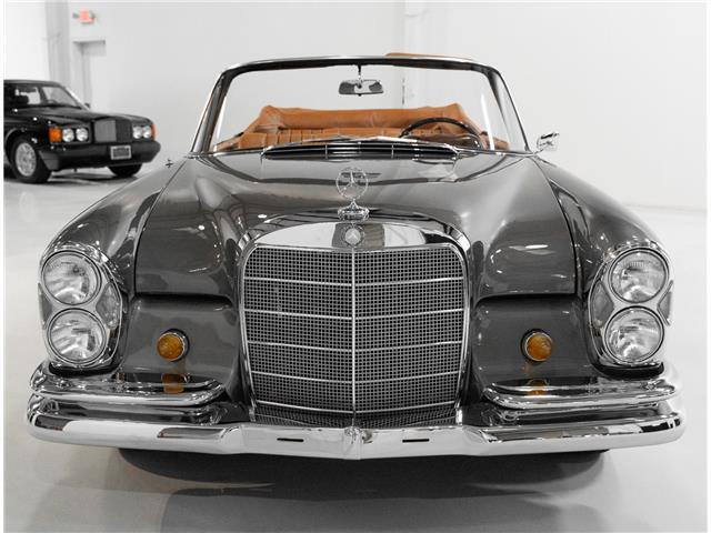 Mercedes-Benz-S-Class-1967-Cabriolet-4