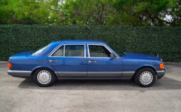 Mercedes-Benz-S-Class-1985-Sedan-2