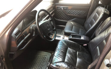 Mercedes-Benz-S-Class-1989-Sedan-10